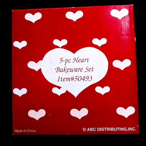 💖BRAND NEW HEART SHAPED BAKING ITEMS - 5 Pieces💖 - Picture 1 of 7